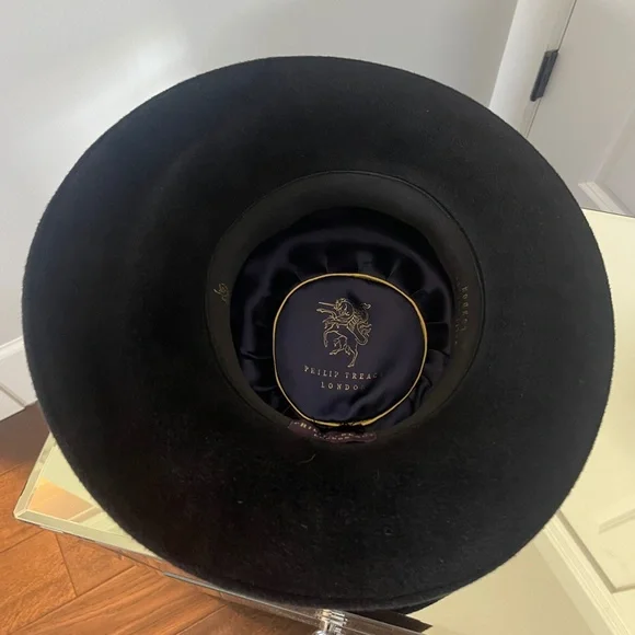 Stunning Philip Treacy Felt Crocodile Hat - Picture 6 of 7